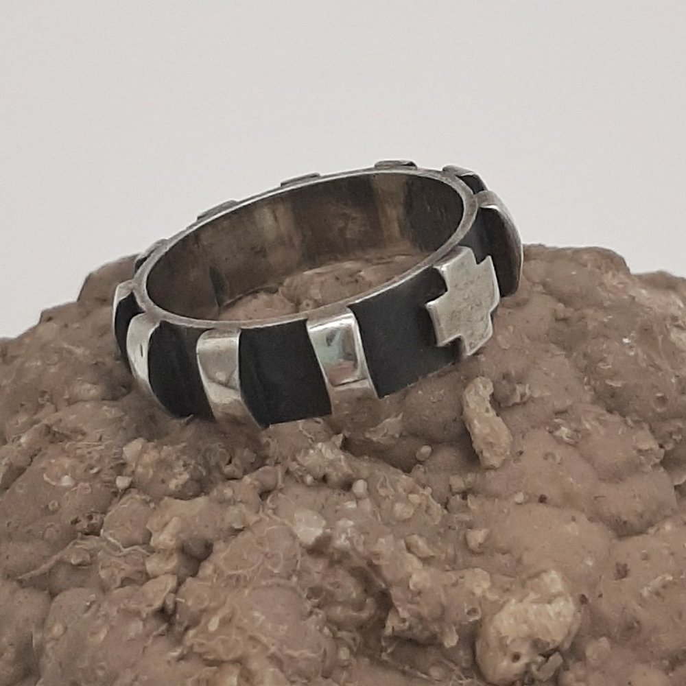 Modernist Sterling Silver Swiss Cross 4mm Band - Picture 2 of 7